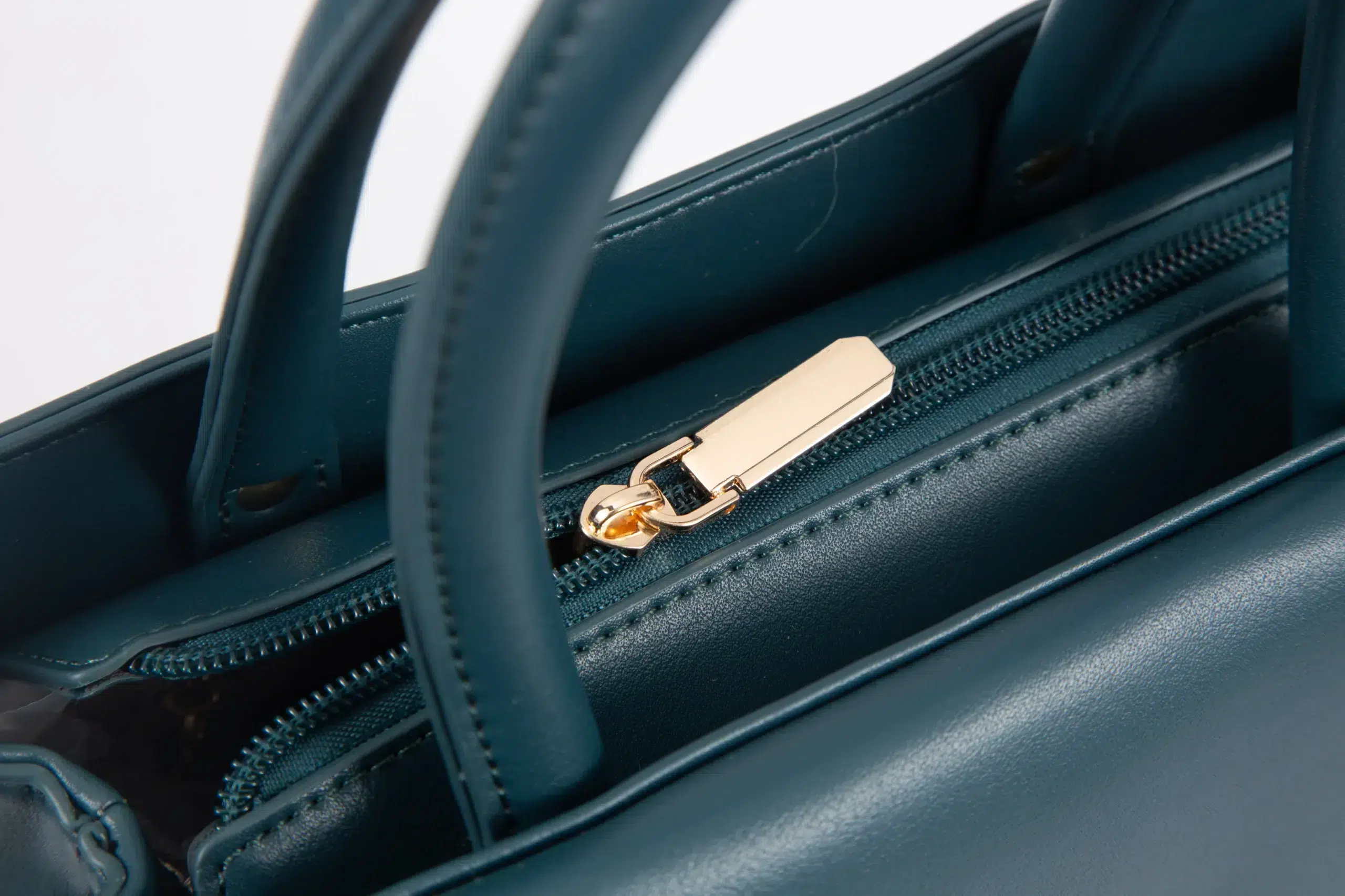 Set consisting of a medium-sized handbag with an elegant - Green - Image 5