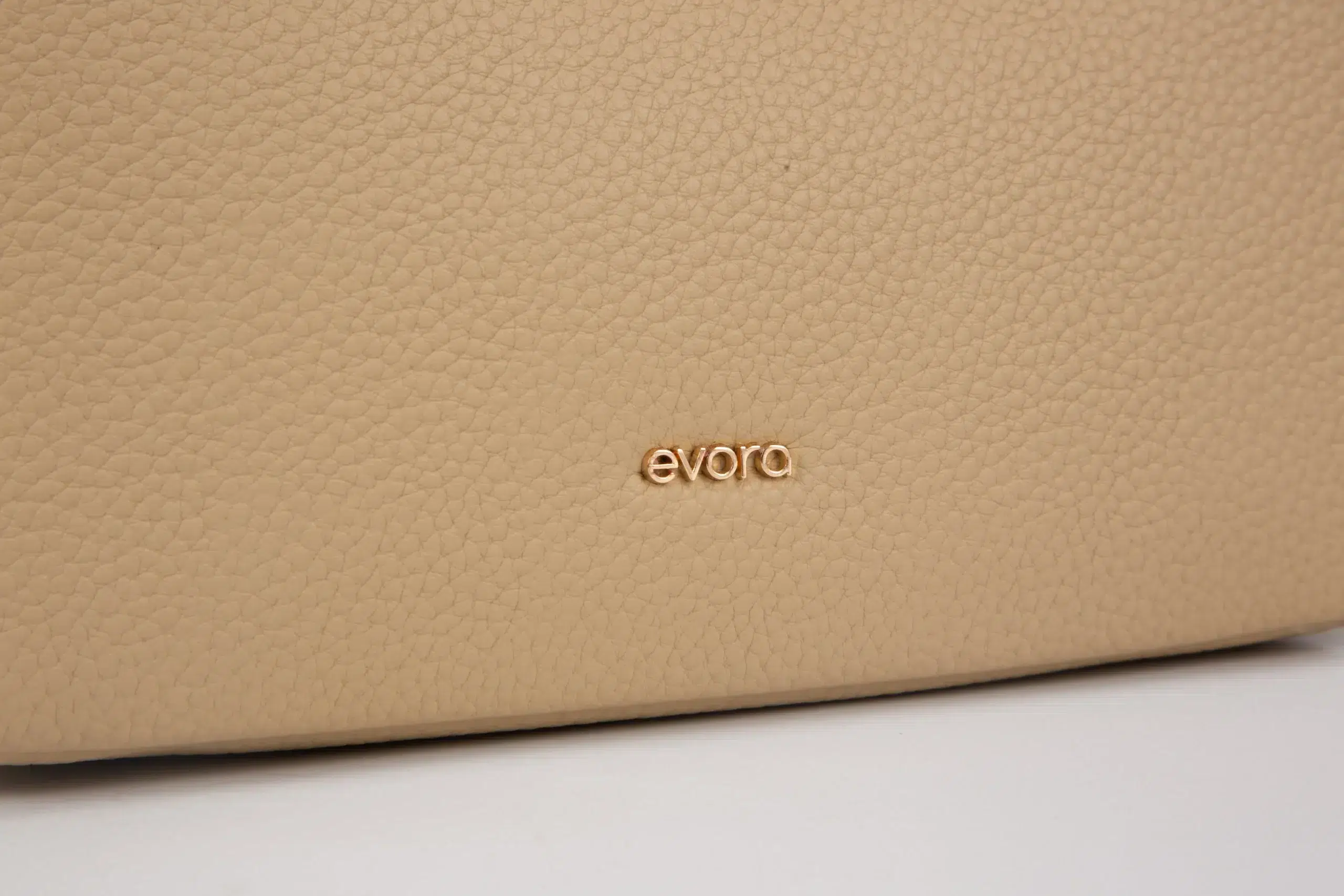 A petite women's handbag with an elegant design - beige - Image 5