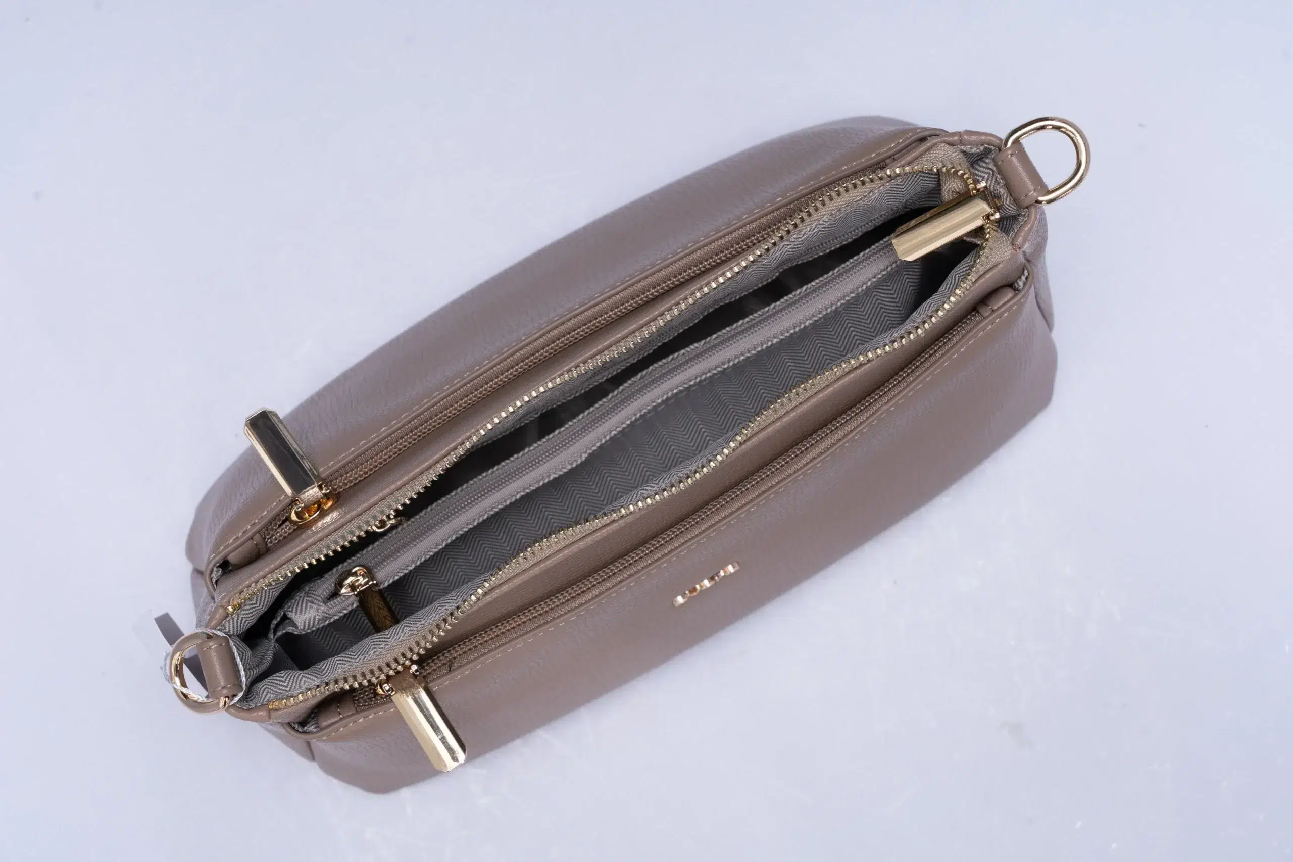 A shoulder bag for women that exudes an abundance of charm- beige - Image 6