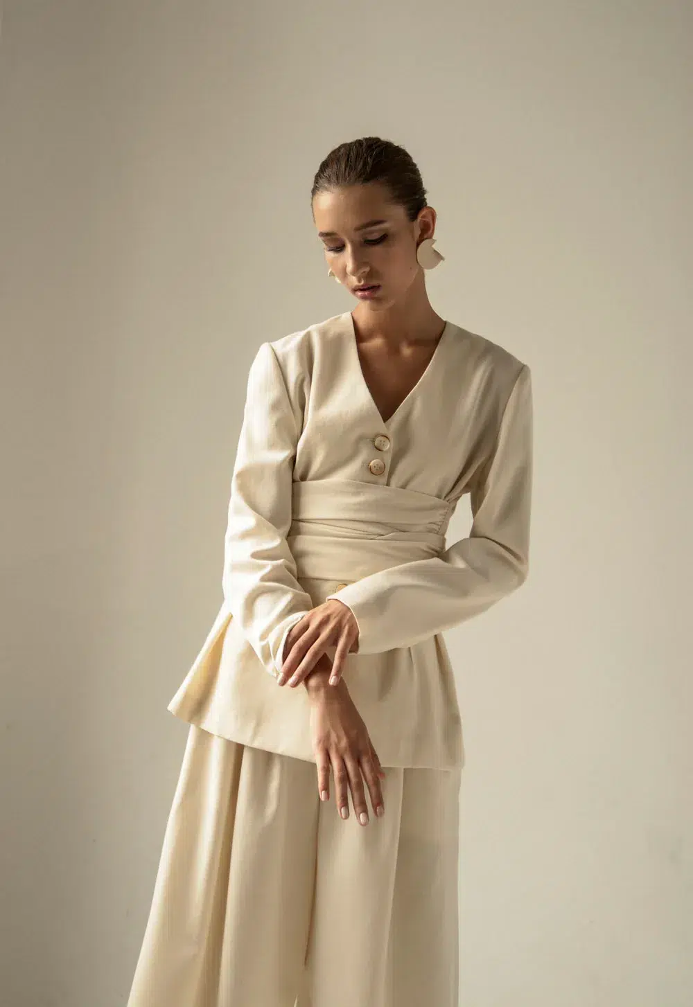 AP016 - Cream Wool Knot Suit - Image 4